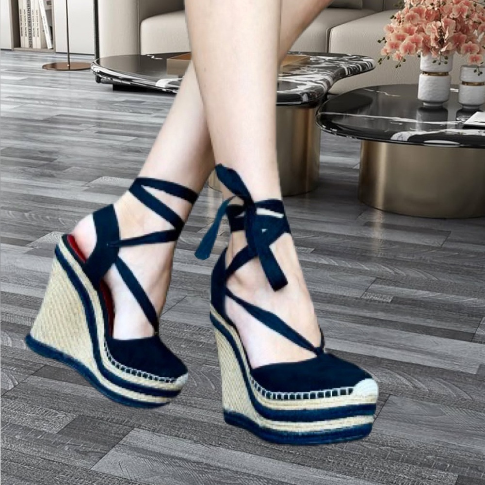 AUTHENTIC GUCCI BLACK SUEDE WEDGES - Picture 2 of 8